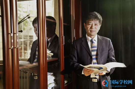 35个牛剑28个藤校 雅典式课堂背后的故事