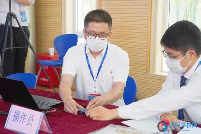 上海民办学校摇号录取 - 全市统一软件、全程录像