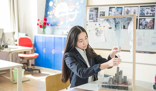 青岛梅尔顿国际学校(原二中剑桥高中) ：成功留学难？青岛梅尔顿只做留学成功