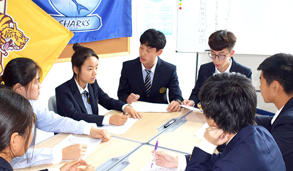 青岛梅尔顿国际学校(原二中剑桥高中) ：青岛没梅尔顿学费、招生及课程设置一览表