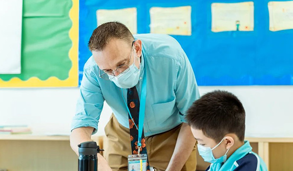 深圳市龙华区诺德安达双语学校 ：老师你好-深圳诺德安达英语老师Jonathan Murphy