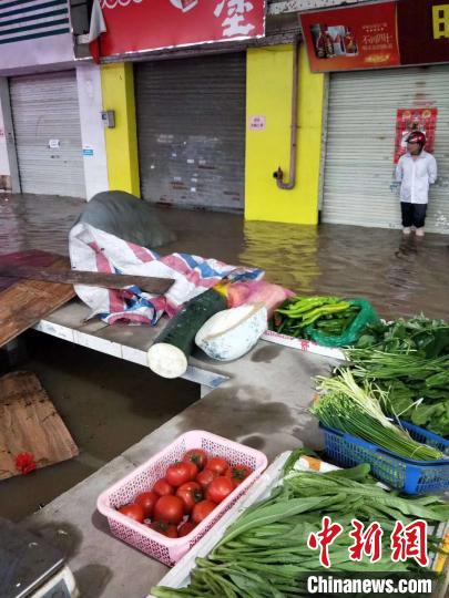 珠海暴雨预警信号升级为红色 全市中小学停课