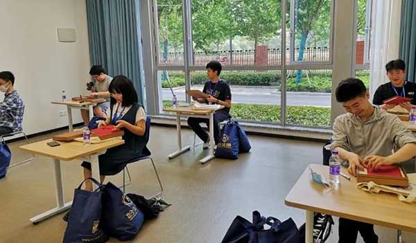 上海华二紫竹国际学院 ：夏初少年归，华二紫竹国际学院欢迎你们回归校园！