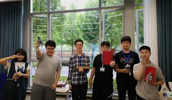 上海华二紫竹国际学院 ：夏初少年归，华二紫竹国际学院欢迎你们回归校园！