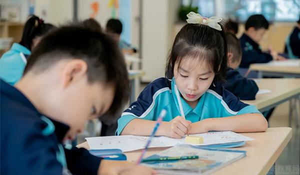 深圳市龙华区诺德安达双语学校 ：探索深圳诺德安达语文老师的教学魅力