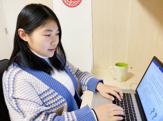 北京学生重返居家学习 多种形式陪孩子度过特殊学期