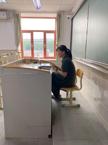 北京学生重返居家学习 多种形式陪孩子度过特殊学期