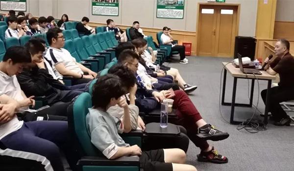 昆山美华学校 ：安全教育有多重要？昆山美华这样回答