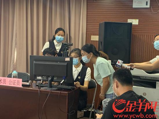 广州民办初中首次摇号派位 白云区中签率不足三分之一