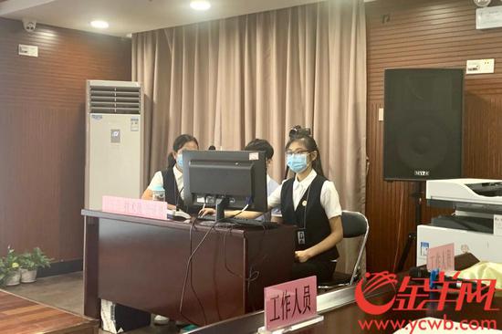 广州民办初中首次摇号派位 白云区中签率不足三分之一