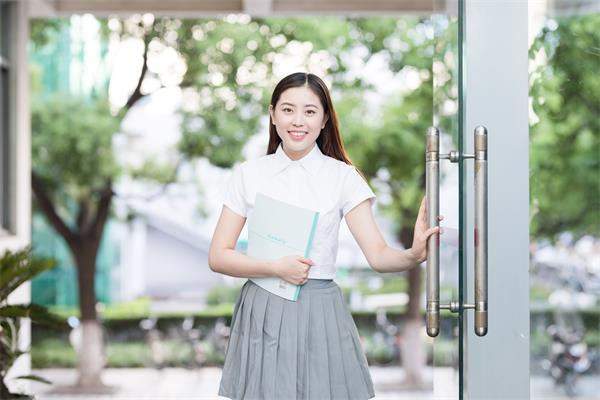选择北京市二十一世纪国际学校，让孩子自信从容拥抱未来