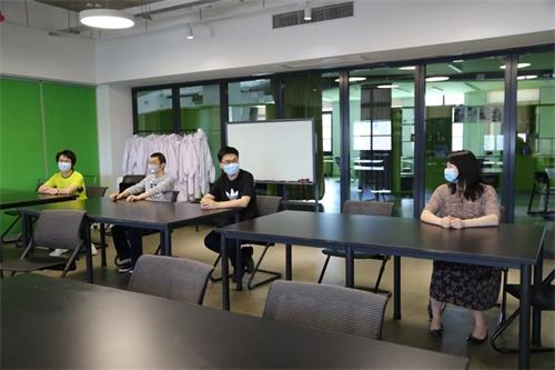 久别的重逢：北京大学附属中学国际部初夏时节返校复课