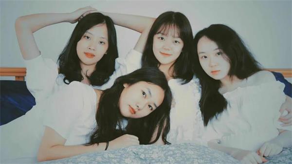成都七中国际部同寝室4名女生全部拿到加拿大TOP5名校录取！