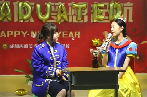 画面太美我不敢看：成都西雅美途短剧表演中那些“反串”