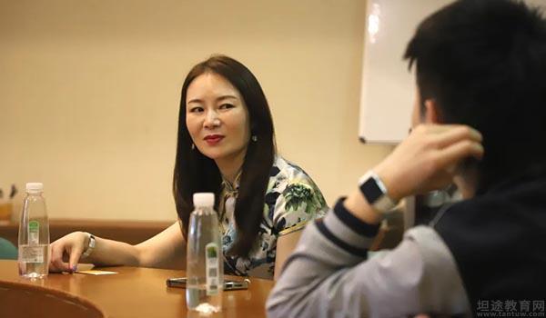 成都市西雅美途外国语联合学校 ：疫情之下西雅美途初三男孩如何与妈妈相处