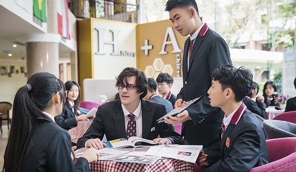 成都市西雅美途外国语联合学校 ：2020西雅美途初升高招生开始，赶快报名吧！