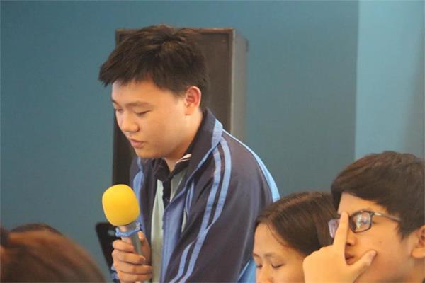 【多彩国际】带你奔赴佛山市外国语学校国际部一场由“人工智能”引发的“血”战