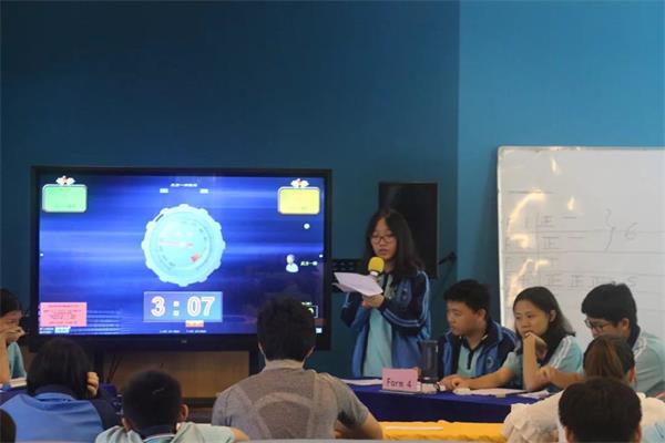【多彩国际】带你奔赴佛山市外国语学校国际部一场由“人工智能”引发的“血”战