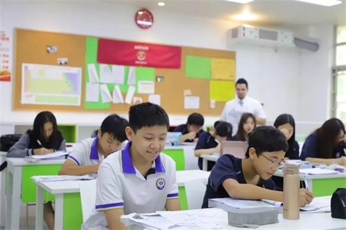 疫情回国的留学生为何纷纷选择这所国际高中？