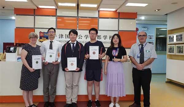 牛津国际公学成都校区 ：有一说一的牛津国际公学学霸Tiger，提前学完化学
