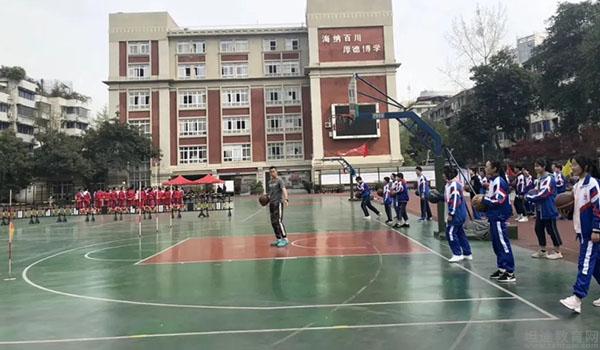 成都美联国际高中 ：全能网红体育老师，成都美联就有一位