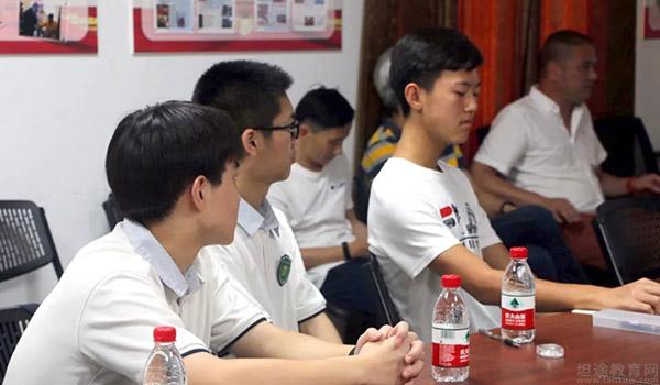 上海新虹桥中学中加国际班 ：上海新虹桥怎么样，看高二学生课题研究