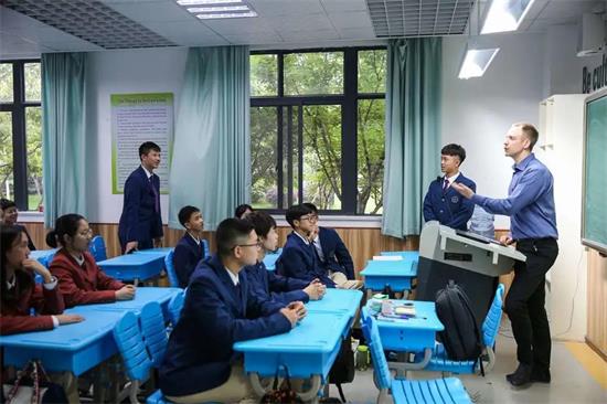 武汉海淀外国语实验学校成为2020年武汉唯一获得全球认证“剑桥国际学校”！