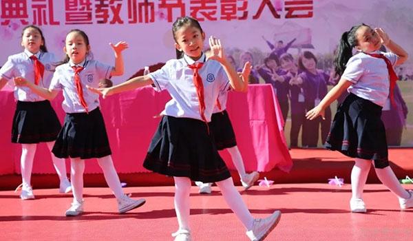 天津六力国际学校 ：启航新学年，天津六力新学期开学典礼回顾