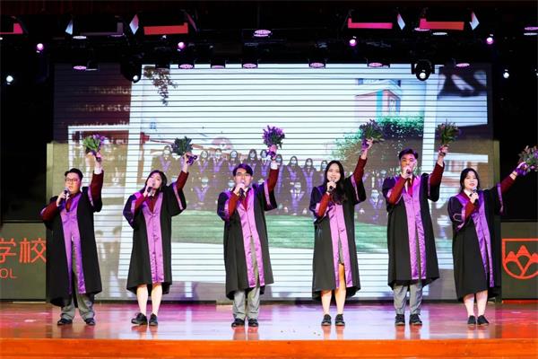 北京爱迪国际学校毕业快乐：青春就是一场盛大的相聚和别离
