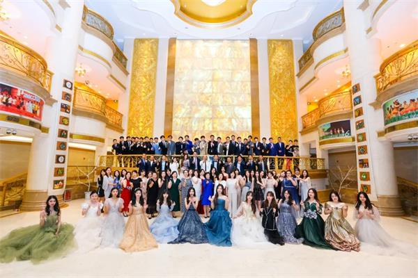 北京爱迪国际学校毕业快乐：青春就是一场盛大的相聚和别离