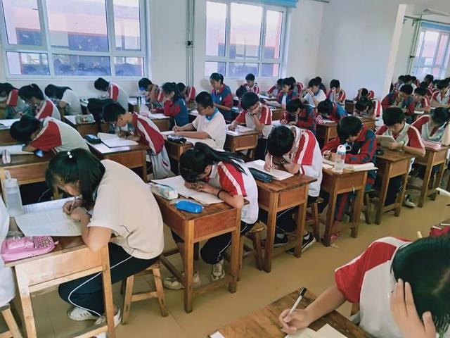 湖南上千民办高一新生或遭清退 上高中比考大学还难?