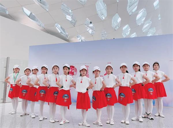 深圳市桃源居中澳实验学校学子在小梅花荟萃活动中被授予“银花”称号！
