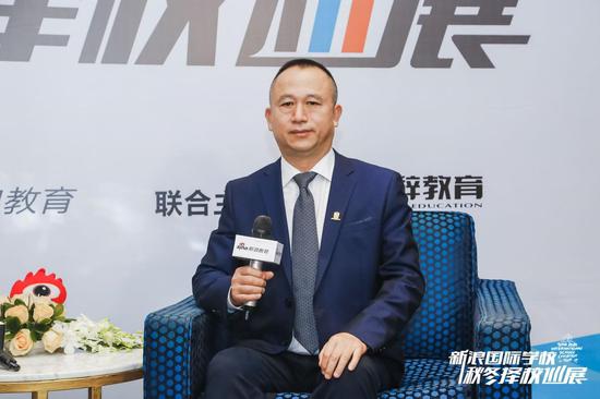 上海枫叶龙永祥 - 走向世界 拥抱世界 真正实现中国梦