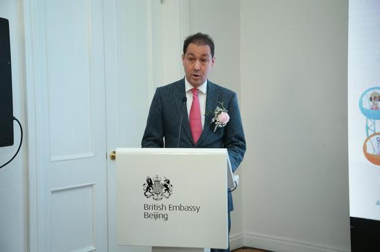 新东方斯林姆携手麦克米伦教育 打造高端幼少儿英语课程