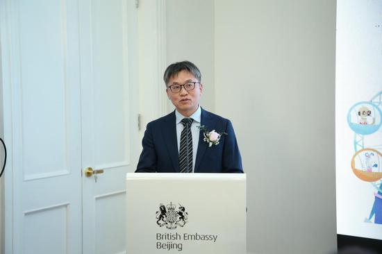 新东方斯林姆携手麦克米伦教育 打造高端幼少儿英语课程
