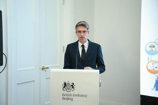 新东方斯林姆携手麦克米伦教育 打造高端幼少儿英语课程