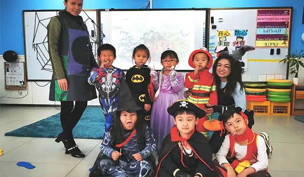 天津海嘉国际双语学校 ：天津海嘉万圣节活动来袭，萌鬼出没