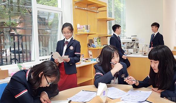 成都美联国际高中 ：2021年成都美联国际高中收费标准？