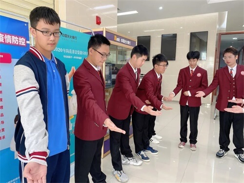 南宁二中国际部职业生涯规划课程，为学生点亮前行的灯