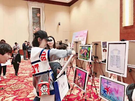 新浪择校展公益画展 - 让艺术与温暖不期而遇