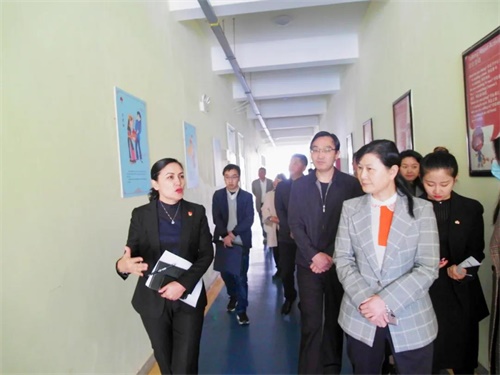 省委统战部副部长石松江一行调研中铁置业中加学校民族团结进步创建工作