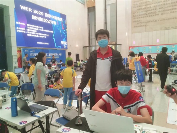 碧桂园十里银滩学校STEM校队，斩获机器人世界锦标赛预赛两项冠军