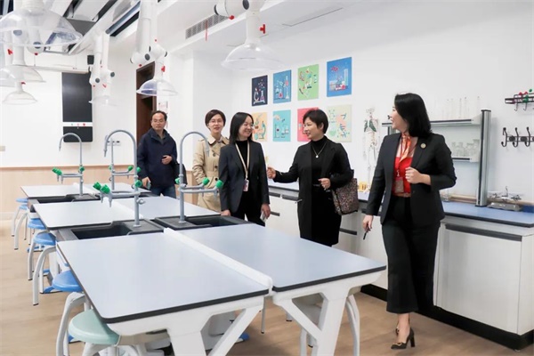 合肥市教育局心理专家组莅临合肥新华公学指导工作