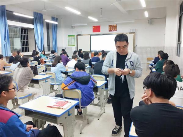 南宁市第二中学国际部高二年级的后疫情时代家长会成功召开！