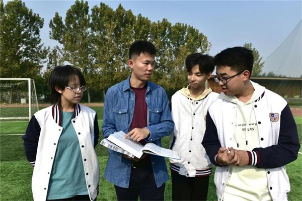 北京中育贝拉国际高中家长专访 | 因为孩子，我们有幸遇见
