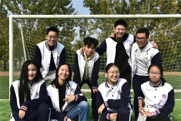 北京中育贝拉国际高中家长专访 | 因为孩子，我们有幸遇见