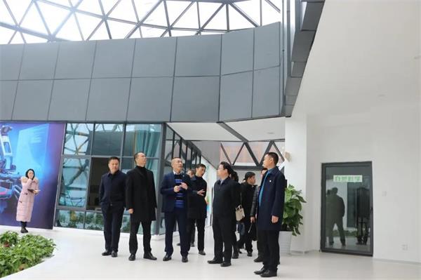 涪陵区教育考察团一行至泸州天立国际学校考察调研