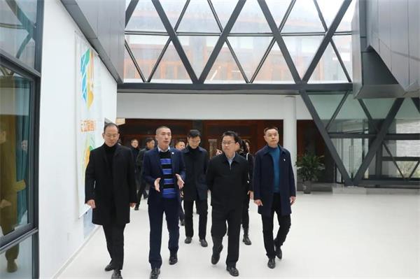 涪陵区教育考察团一行至泸州天立国际学校考察调研