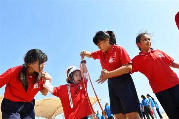 学院PK、师生团建，青岛威德明特双语学校这样为祖国庆生！