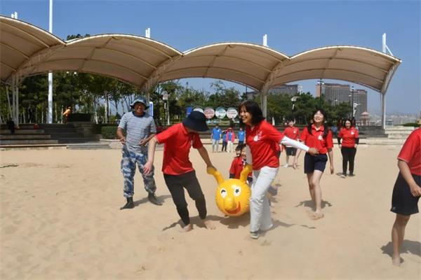 学院PK、师生团建，青岛威德明特双语学校这样为祖国庆生！